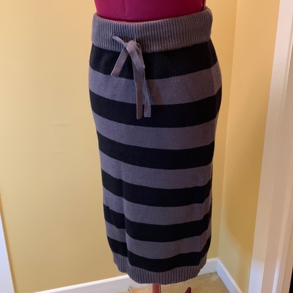 Joe Fresh - Women Skirt Stripe with Waist tie - Picture 1 of 10